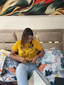 letiziia sky1 online show from 02-13-26, 05:46