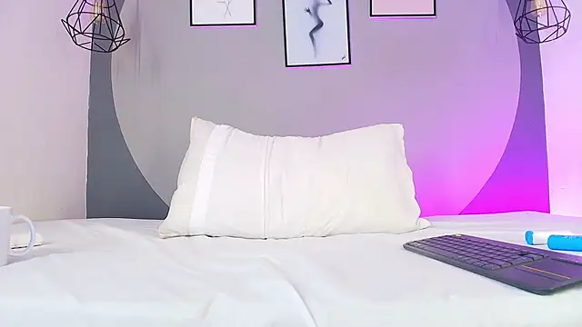 sarita duque online show from 04-16-26, 01:34