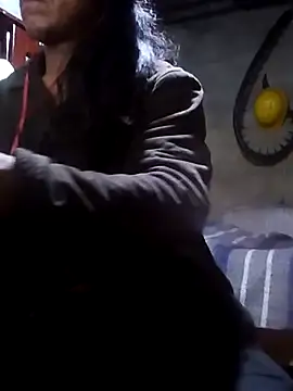 Snapshot of davidatration15 chatting on 10-18-25, 02:46 davidatration15 online show from 10-18-25, 02:46