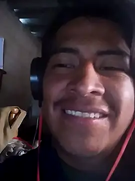 Snapshot of davidatration15 chatting on 09-24-25, 06:36 davidatration15 online show from 09-24-25, 06:36