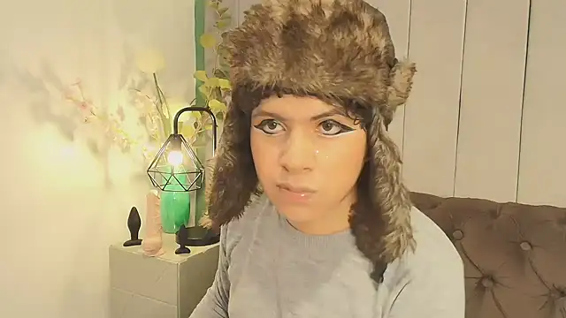 Snapshot of Satuurn_ chatting on 02-12-26, 02:06 Satuurn online show from 02-12-26, 02:06