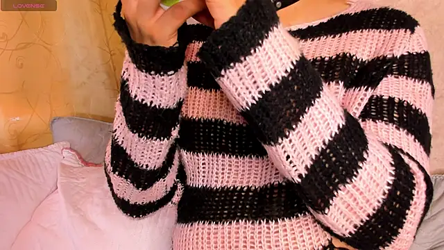 Snapshot of Satuurn_ chatting on 01-15-25, 02:02 Satuurn online show from 01-15-25, 02:02