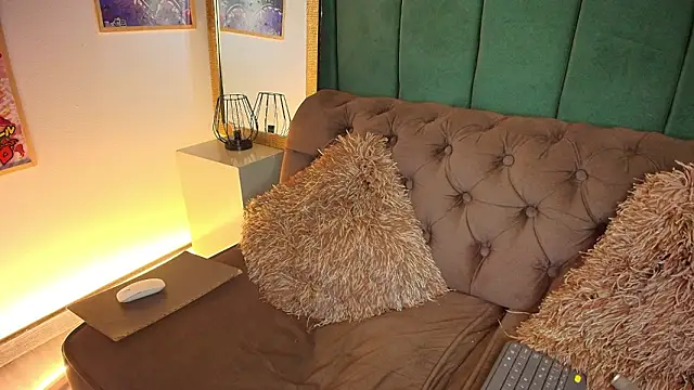 Snapshot of Satuurn_ chatting on 02-20-26, 02:41 Satuurn online show from 02-20-26, 02:41