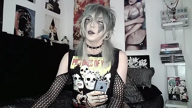 Snapshot of kiiler_queen chatting on 06-18-26, 08:14 kiiler queen online show from 06-18-26, 08:14
