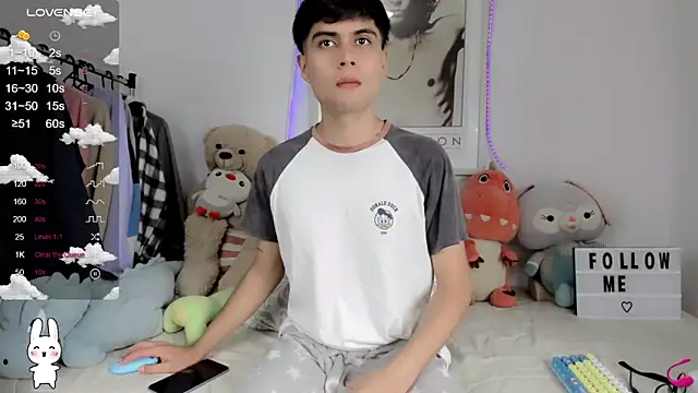 Snapshot of lucas_cute chatting on 02-19-25, 03:16 lucas cute online show from 02-19-25, 03:16