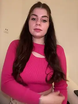 Snapshot of EllyNora chatting on 03-18-25, 07:33 EllyNora online show from 03-18-25, 07:33