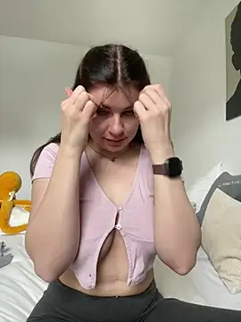Snapshot of EllyNora chatting on 02-16-25, 01:49 EllyNora online show from 02-16-25, 01:49