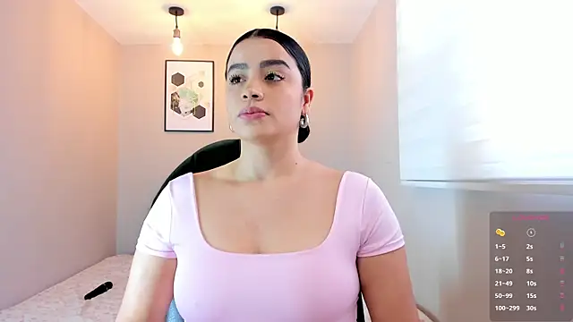 Paula Desousa online show from 06-24-26, 07:33