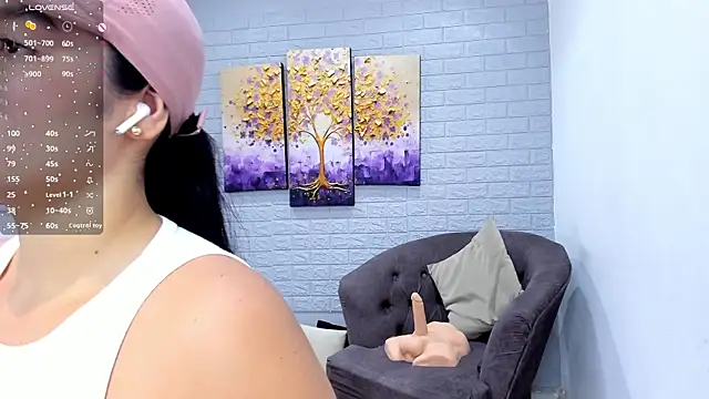 Paula Desousa online show from 04-28-26, 08:02