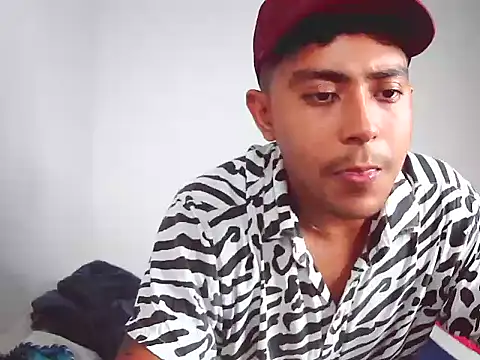 Snapshot of wailer_ chatting on 12-22-24, 06:06 wailer online show from 12-22-24, 06:06