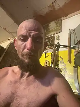 Snapshot of 420rickie420 chatting on 03-18-25, 03:34 420rickie420 online show from 03-18-25, 03:34