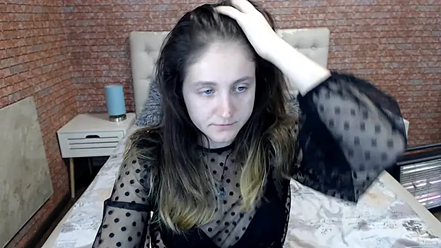 Holliy Cooper online show from 10-01-25, 08:41