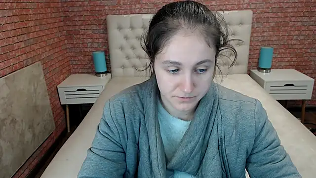 Holliy Cooper online show from 10-13-25, 07:32