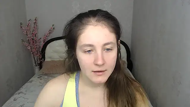 Holliy Cooper online show from 12-23-25, 07:51