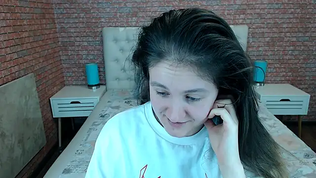 Holliy Cooper online show from 11-15-25, 08:18