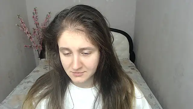 Holliy Cooper online show from 12-18-25, 08:52