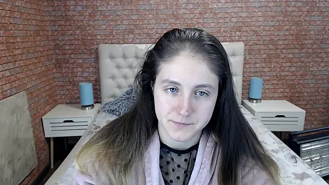 Holliy Cooper online show from 10-02-25, 08:18