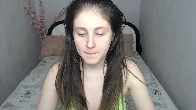 Holliy Cooper online show from 05-08-26, 05:44