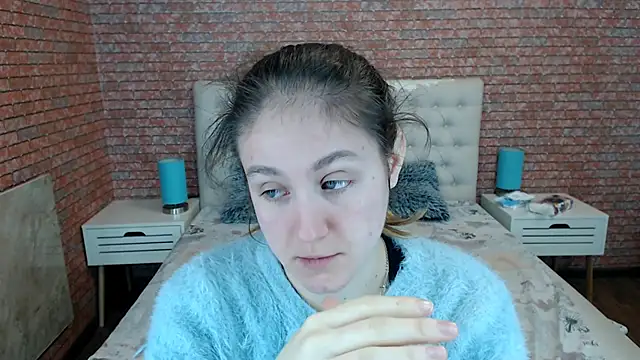 Holliy Cooper online show from 10-29-25, 08:57