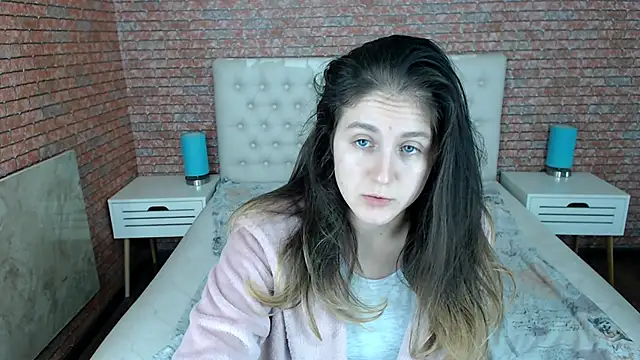 Holliy Cooper online show from 11-25-25, 09:20