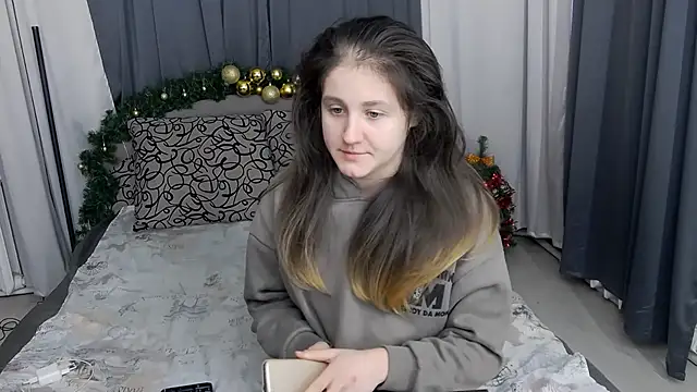 Holliy Cooper online show from 01-13-26, 09:13