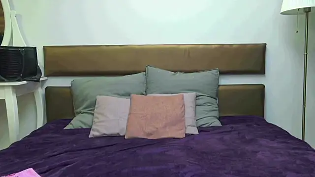 MissYvie online show from 11-10-25, 08:52