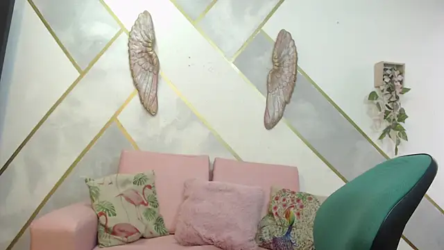 RoxanaCyrano  online show from 12-18-25, 07:40