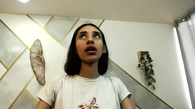 RoxanaCyrano  online show from 10-14-25, 07:03