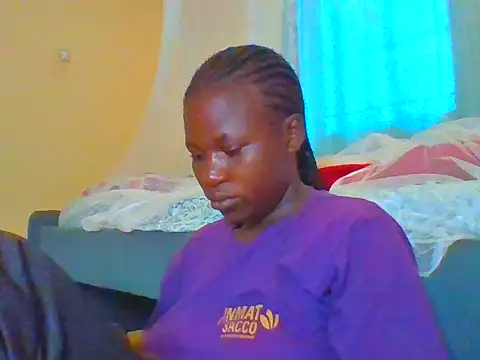 prettychic5 online show from 04-17-26, 06:38