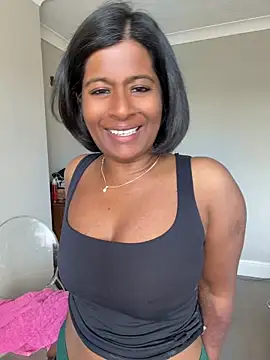 Snapshot of RoseMelanie chatting on 05-16-26, 12:15 RoseMelanie online show from 05-16-26, 12:15