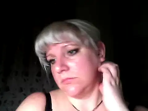 Snapshot of MeilomaWesa chatting on 02-14-25, 07:44 MeilomaWesa online show from 02-14-25, 07:44