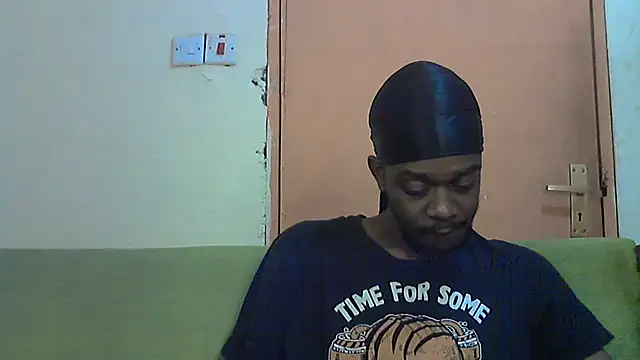 Snapshot of BIGDICKMULLAH chatting on 10-24-25, 03:33 BIGDICKMULLAH online show from 10-24-25, 03:33