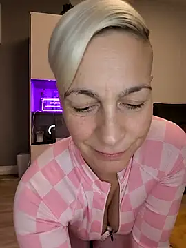 DarleenHot online show from 12-04-25, 04:17