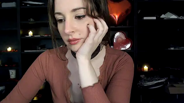 Snapshot of sophia_leurre chatting on 02-14-25, 08:37 sophia leurre online show from 02-14-25, 08:37