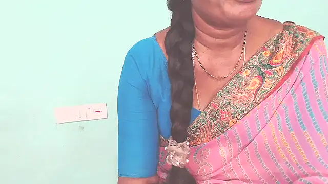 Snapshot of shrutitelugu69 chatting on 06-29-26, 02:28 shrutitelugu69 online show from 06-29-26, 02:28
