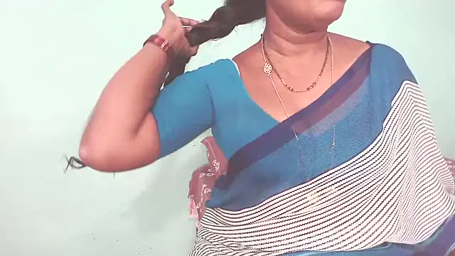 Snapshot of shrutitelugu69 chatting on 07-06-26, 04:20 shrutitelugu69 online show from 07-06-26, 04:20