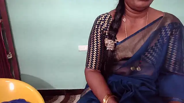 shrutitelugu69 online show from 12-19-25, 10:17