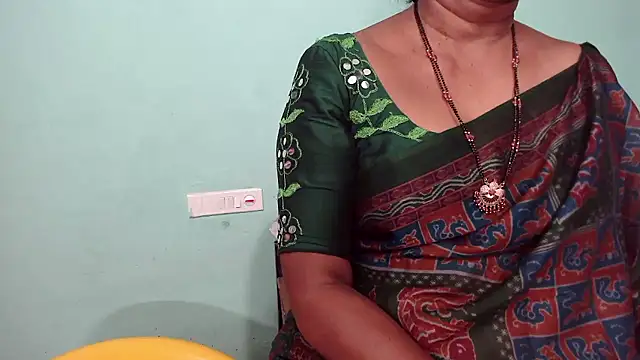 Snapshot of shrutitelugu69 chatting on 01-17-26, 11:36 shrutitelugu69 online show from 01-17-26, 11:36