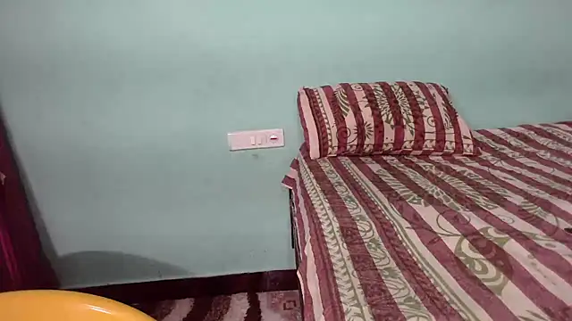 shrutitelugu69 online show from 12-23-25, 06:02