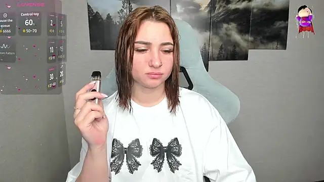 Snapshot of Sourr_Lollipop chatting on 06-17-26, 12:11 Sourr Lollipop online show from 06-17-26, 12:11