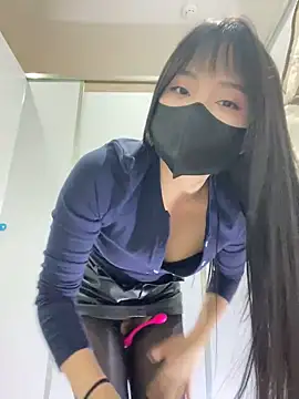 Snapshot of Asia-Lynn chatting on 01-22-25, 01:42 Asia-Lynn online show from 01-22-25, 01:42