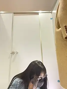 Snapshot of Asia-Lynn chatting on 03-18-25, 11:55 Asia-Lynn online show from 03-18-25, 11:55