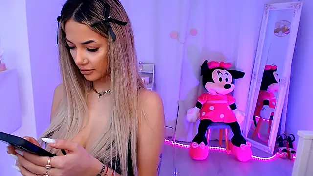 Snapshot of yuukenzi chatting on 02-21-25, 06:40 yuukenzi online show from 02-21-25, 06:40