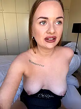 Snapshot of ElenaRebelle chatting on 10-25-25, 07:07 ElenaRebelle online show from 10-25-25, 07:07