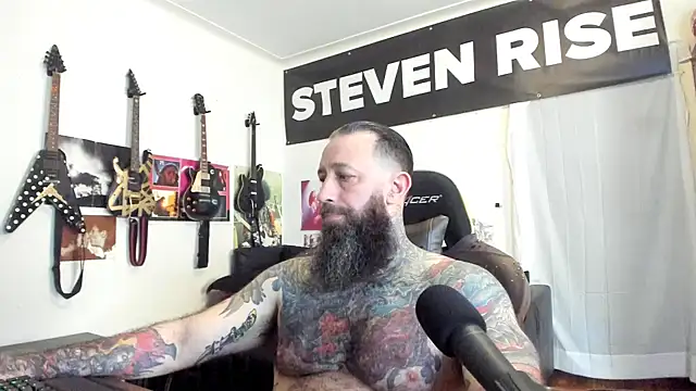 Snapshot of StevenRiseNYC chatting on 04-18-26, 09:37 StevenRiseNYC online show from 04-18-26, 09:37