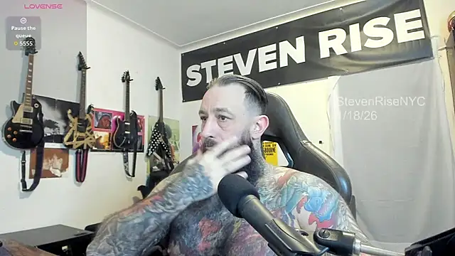 Snapshot of StevenRiseNYC chatting on 01-18-26, 12:52 StevenRiseNYC online show from 01-18-26, 12:52