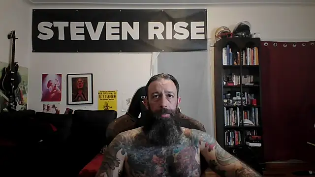 Snapshot of StevenRiseNYC chatting on 05-21-26, 12:57 StevenRiseNYC online show from 05-21-26, 12:57