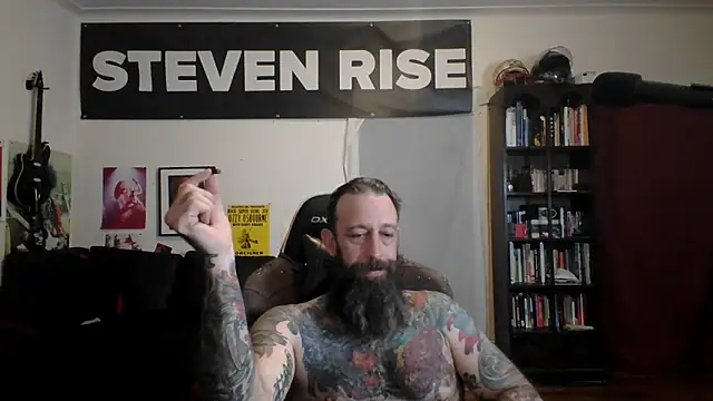 Snapshot of StevenRiseNYC chatting on 05-15-26, 01:14 StevenRiseNYC online show from 05-15-26, 01:14