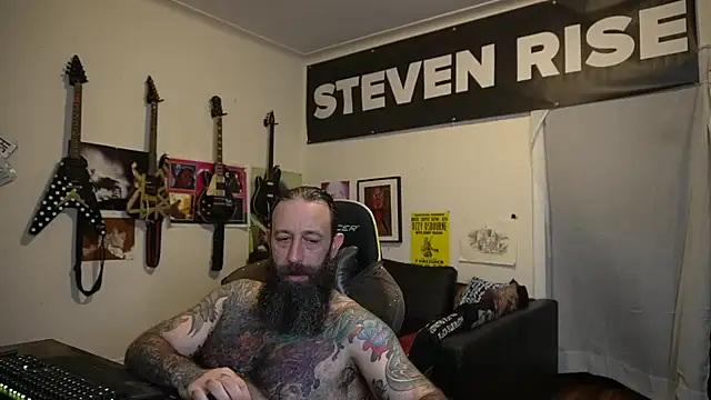 Snapshot of StevenRiseNYC chatting on 05-27-26, 11:56 StevenRiseNYC online show from 05-27-26, 11:56