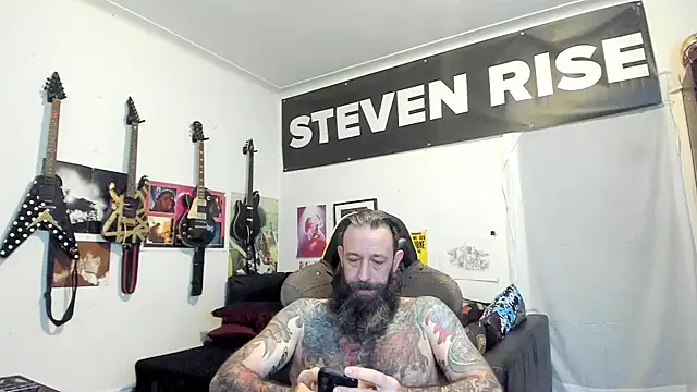 Snapshot of StevenRiseNYC chatting on 05-08-26, 11:58 StevenRiseNYC online show from 05-08-26, 11:58